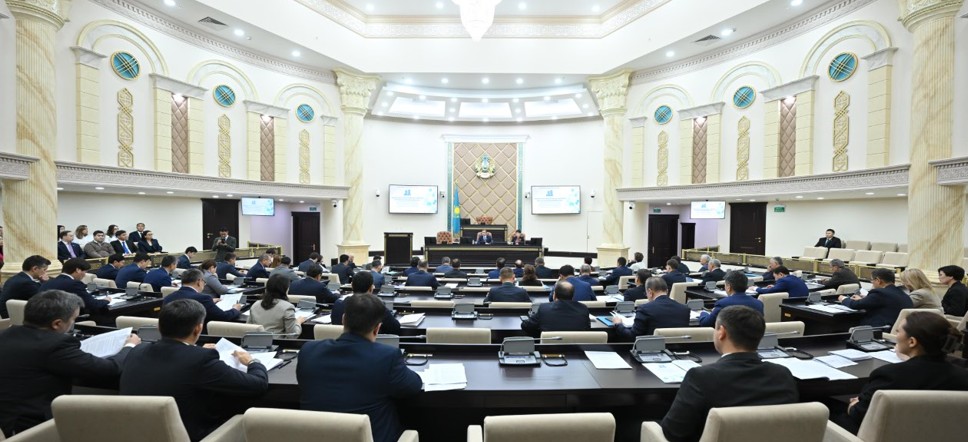 تسيفرلىق ەلگە اينالۋ مىندەتتەرى بايىپتالعان جيىن