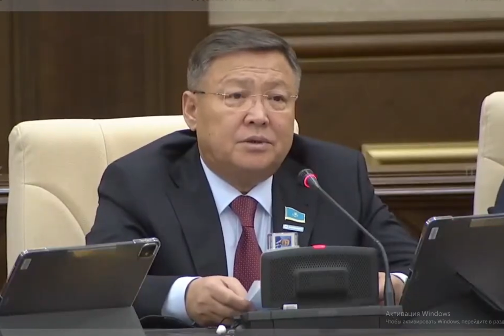 الداعى ءۇش جىلدىڭ بيۋدجەتى قارجىلىق تۇراقتىلىقتى ساقتايدى - ۇلاسبەك سادىبەكوۆ