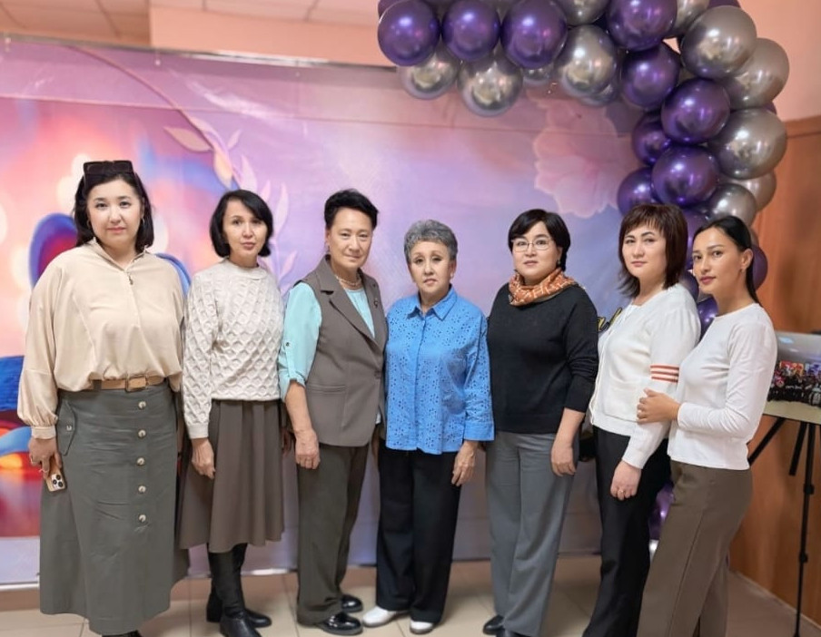  ۇلىتاۋدا كوللەدج كىتاپحاناشىلارىن قۇرمەتتەدى