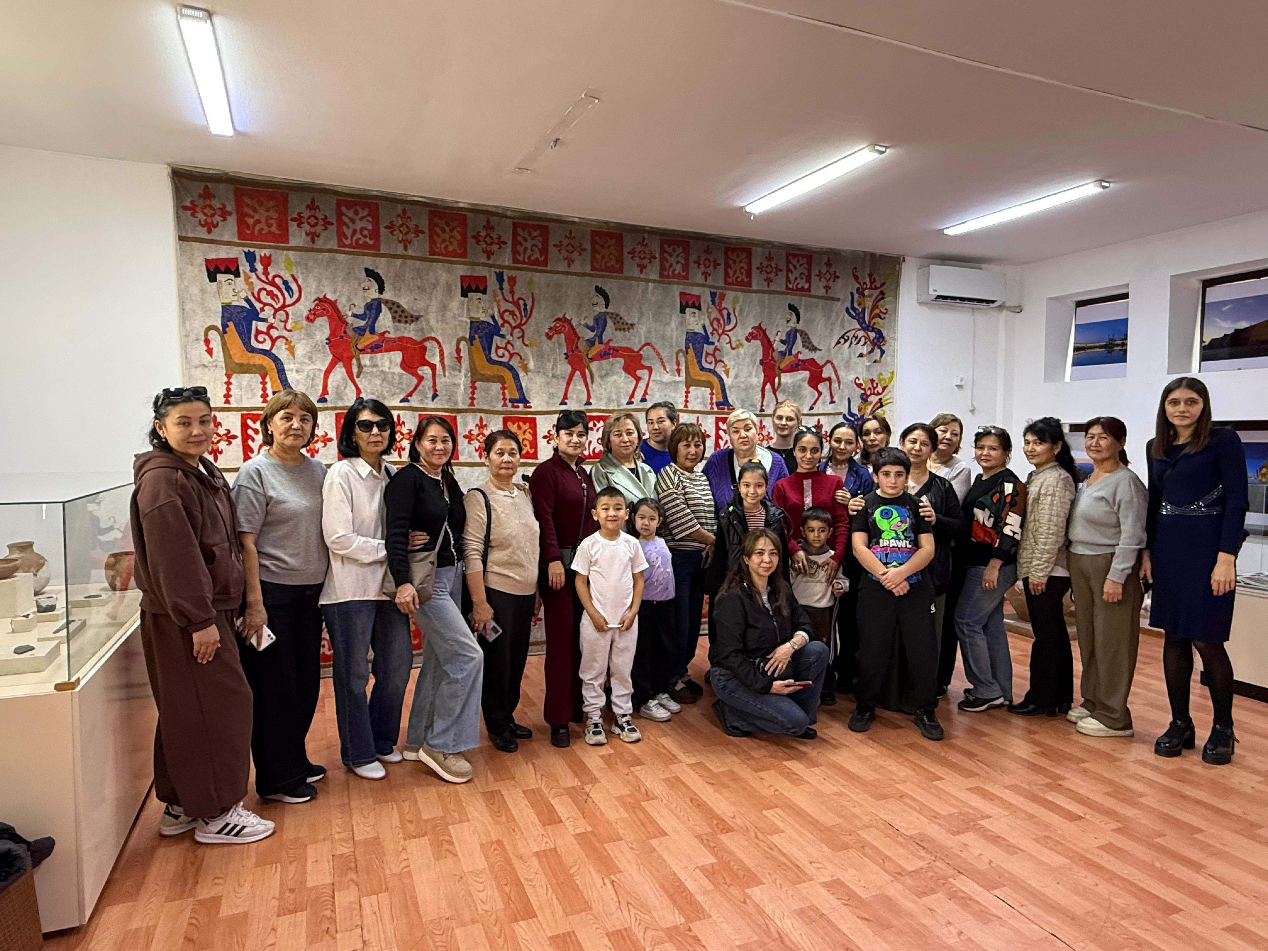 مەديتسينا قىزمەتكەرلەرى مەرەكەنى «ەسىك» مۇراجايىندا وتكىزدى