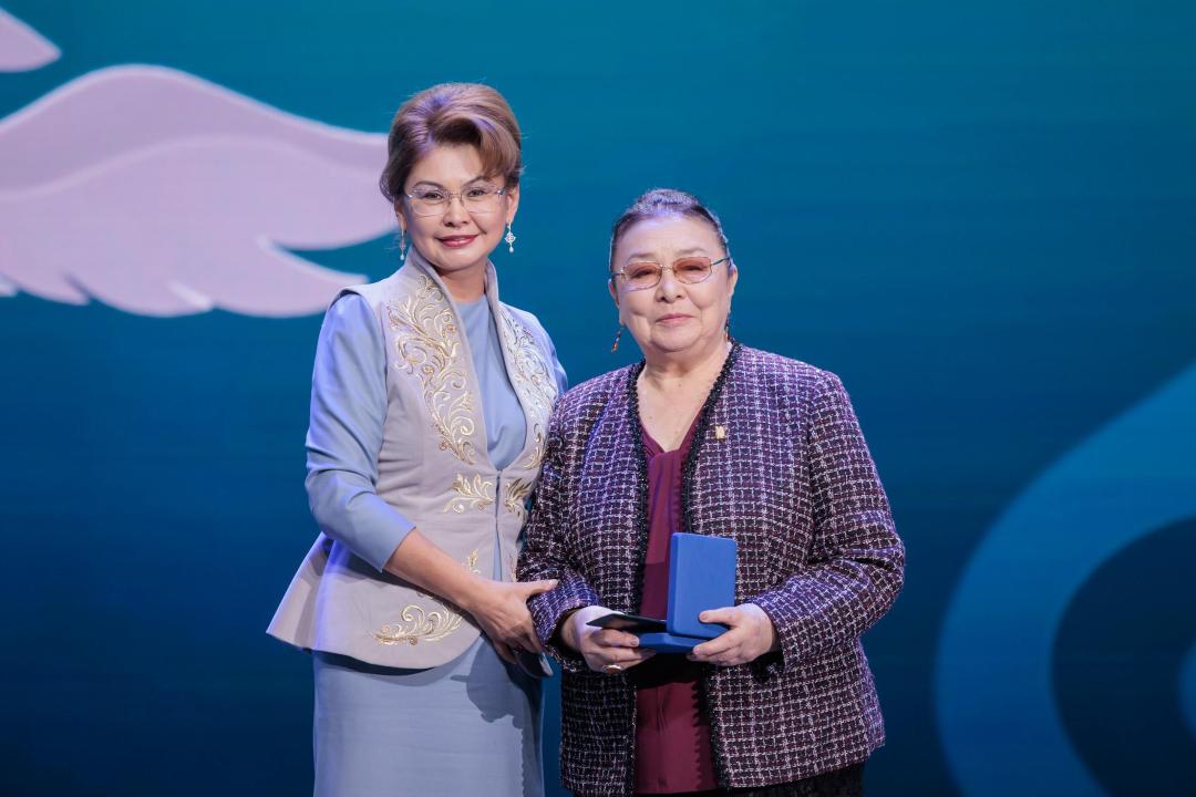 مادەنيەت جانە اقپارات مايتالماندارىنىڭ مەرەيى