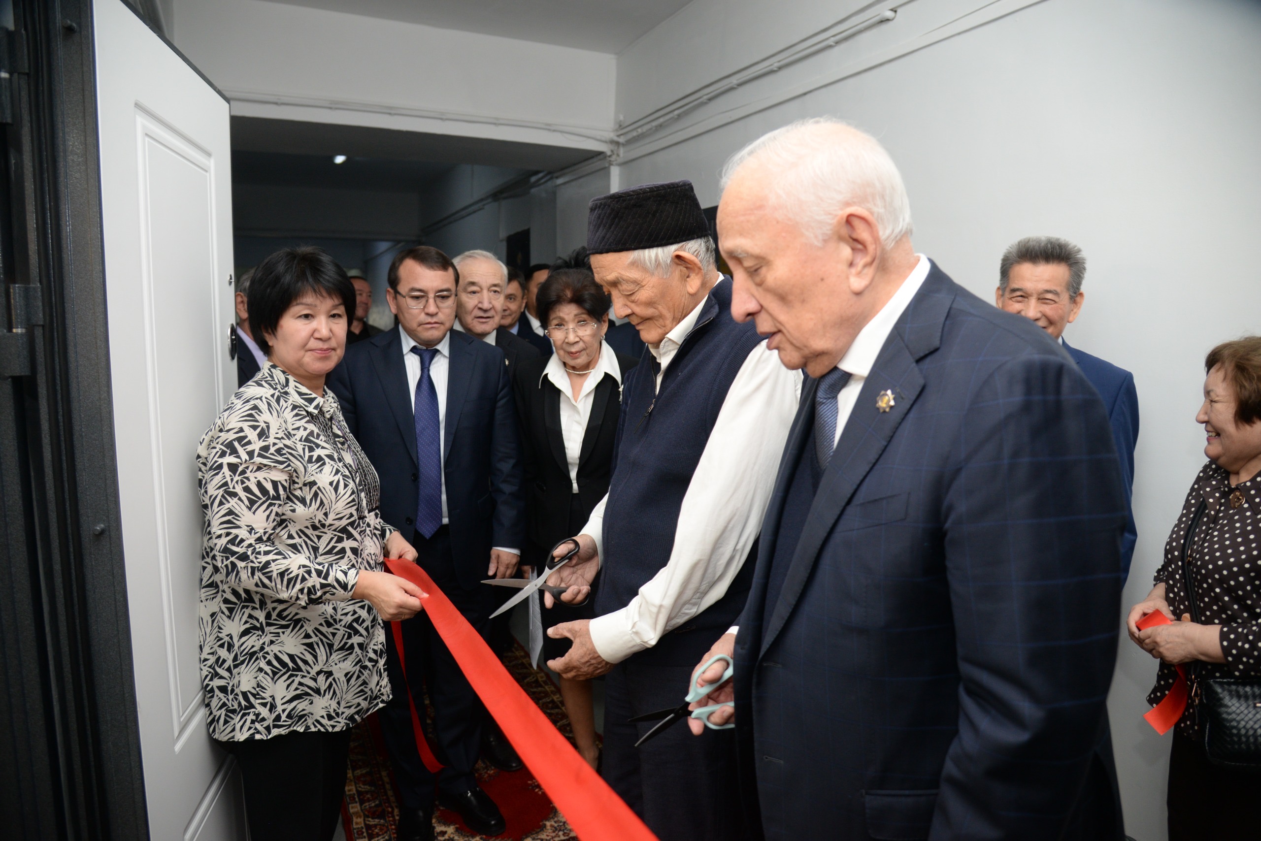 «ويان, قازاق!» اۆتورىنا قۇرمەت