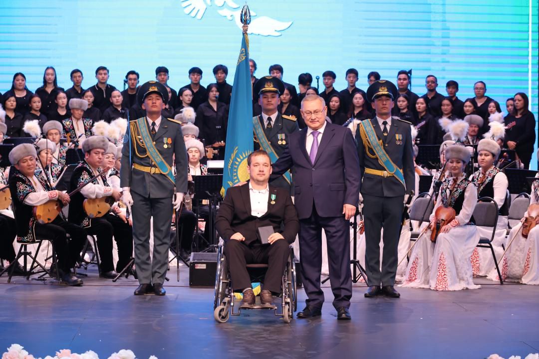 جەتىسۋدا رەسپۋبليكا كۇنىنە وراي 35 ازامات مەملەكەتتىك ناگرادامەن ماراپاتتالدى