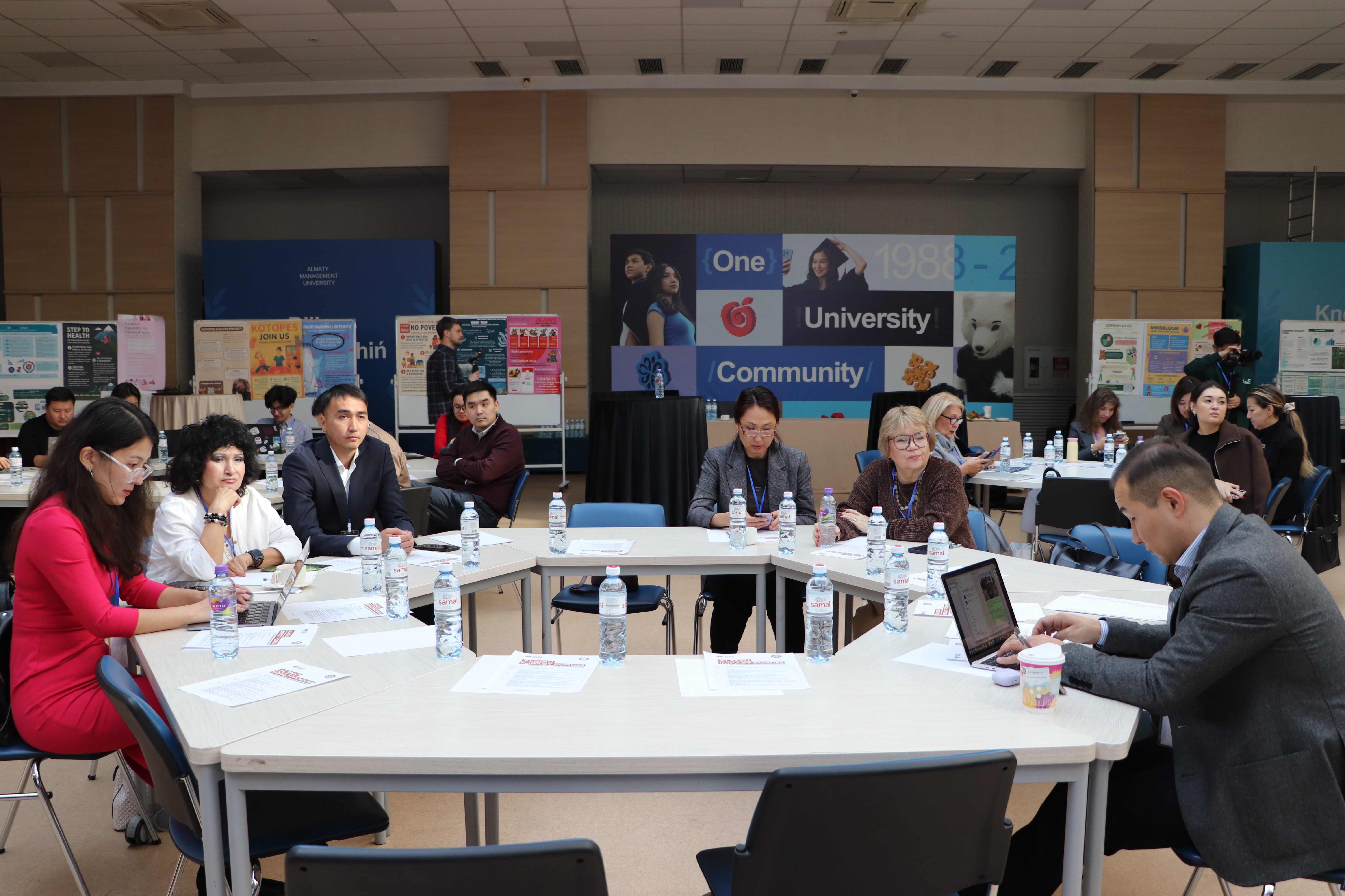 «ءبىلىم, بيزنەس جانە مەملەكەت - تۇراقتى بولاشاق ءۇشىن» فورۋمىندا ۇرپاق تاربيەسى تالقىلاندى