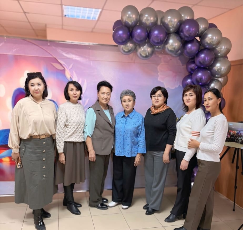  ۇلىتاۋدا كوللەدج كىتاپحاناشىلارىن قۇرمەتتەدى