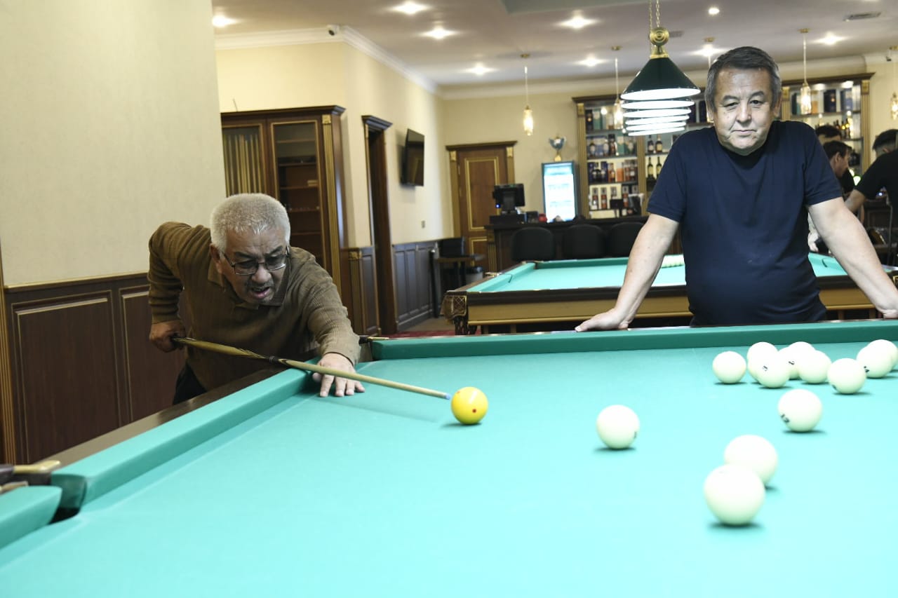 استانادا جۋرناليستەر اراسىنداعى ءداستۇرلى بيليارد ءتۋرنيرى ءوتتى