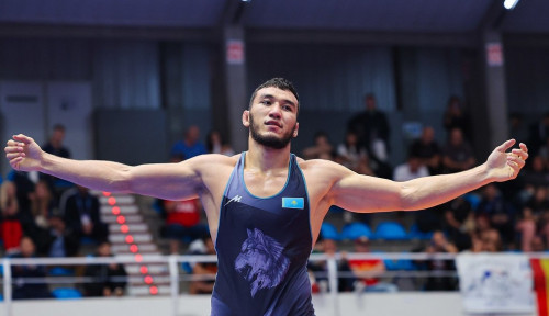 ريزابەك ايتمۇقان الەمدىك ارەنادا تاعى ءبىر جۇلدەگە قول جەتكىزدى