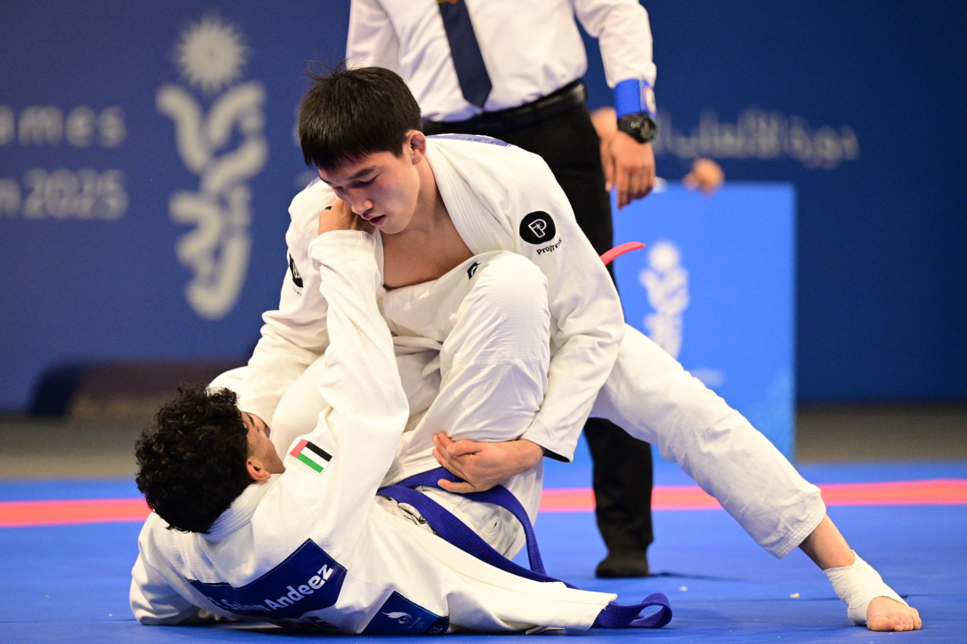 ابدۋللا باتىربەك جاسوسپىرىمدەر اراسىنداعى ازيا ويىندارىنىڭ فينالىنا شىقتى