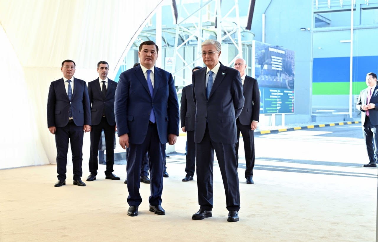 مەملەكەت باسشىسى جاڭا جىلۋ ەلەكتر ورتالىعىنا باردى