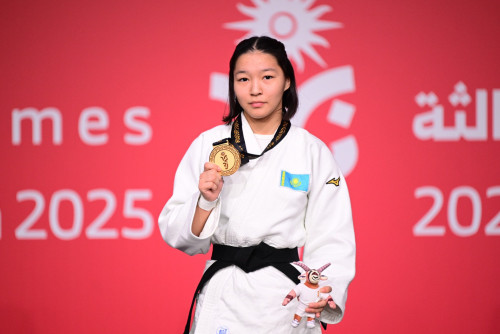 دزيۋدوشى ازيا دوداسىندا توپ جاردى