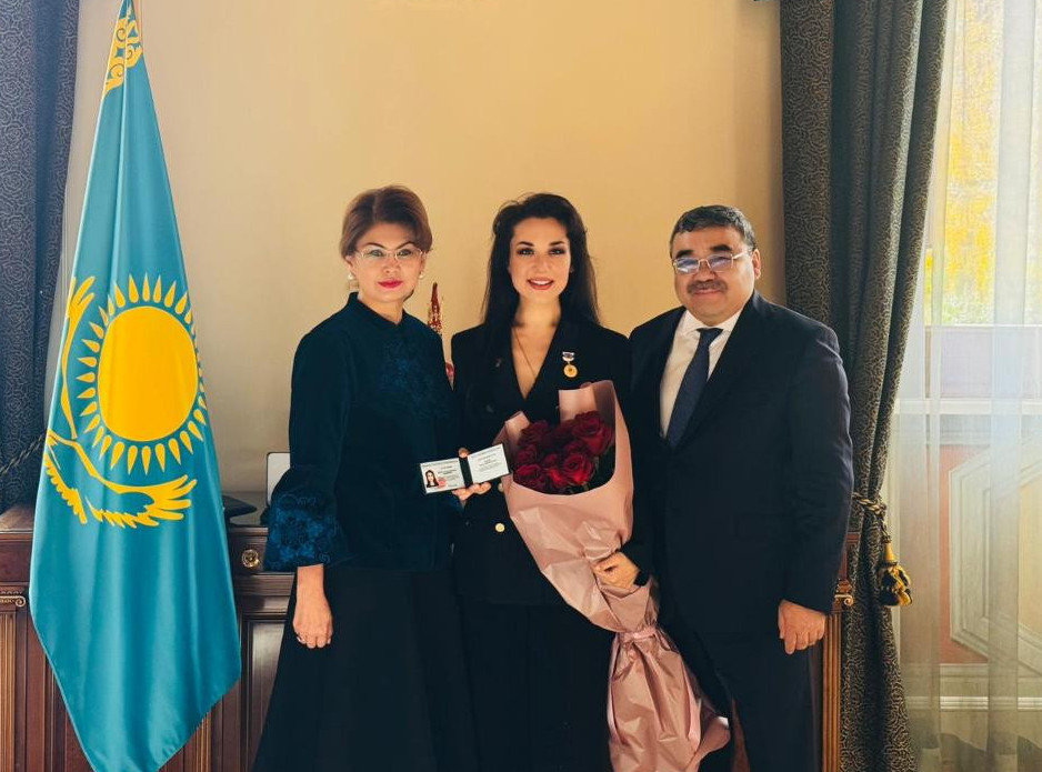 وپەرا ءانشىسى ماريا مۋدرياك مەملەكەتتىك ماراپات يەلەندى