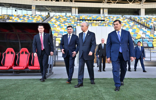 پرەزيدەنت قىزىلوردا قالاسىنداعى ورتالىق ستاديونعا باردى