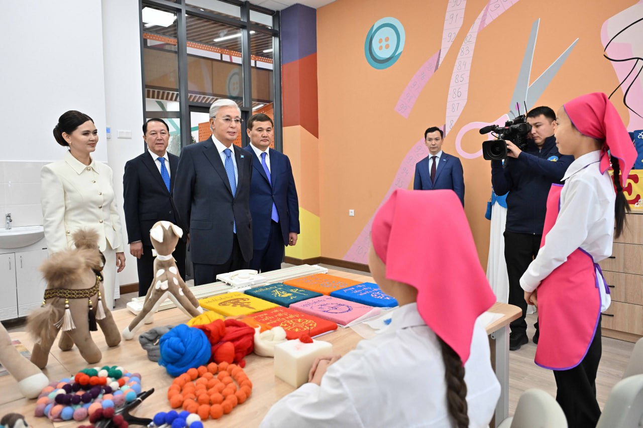 پرەزيدەنت «سىر جۇلدىزدارى» اكادەمياسىنا باردى