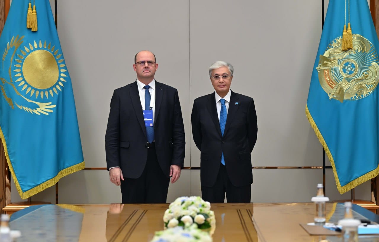 پرەزيدەنت ميفي رەكتورىمەن كەزدەستى