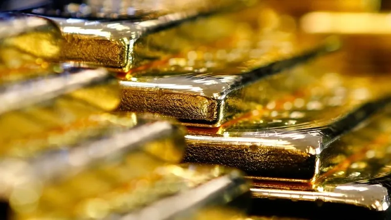 قازاقستاننىڭ التىنى: جەتكىزۋ داعدارىسىنا قاراماستان, 8,6 توننا حالىقتىڭ قولىنا ءوتتى