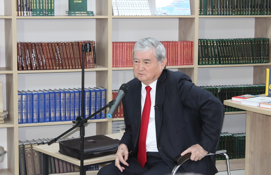 «ءابىش الەمى»: سىر مەن ساندىق