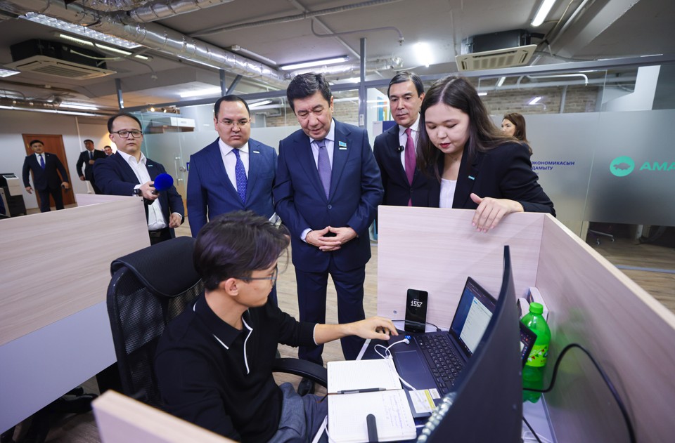 كۇنىنە مىڭداعان ادامعا كومەكتەسەتىن كەشەن