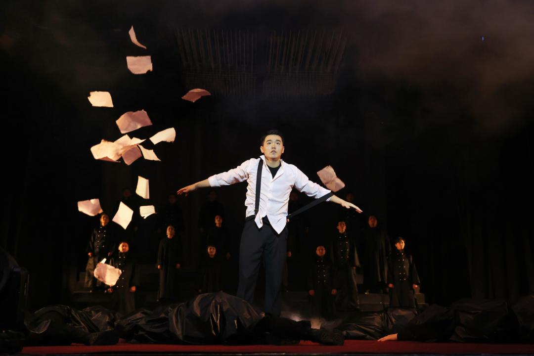 تارازداعى تەاترلار باسەكەسى