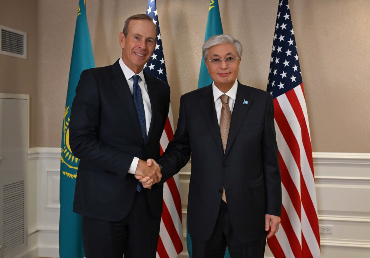 مەملەكەت باسشىسى Chevron كورپوراتسياسى ديرەكتورلار كەڭەسىنىڭ توراعاسى مايكل ءۋيرتتى قابىلدادى