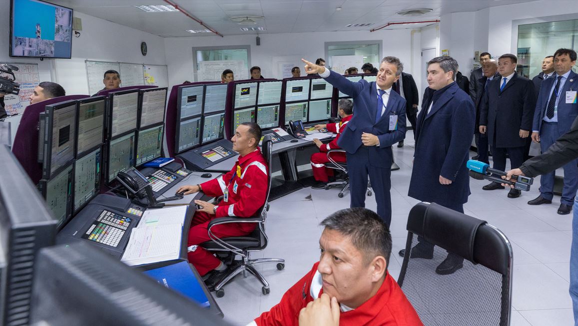 پرەمەر-مينيستر بقو-نىڭ مۇناي-گاز نىساندارىن تەكسەردى