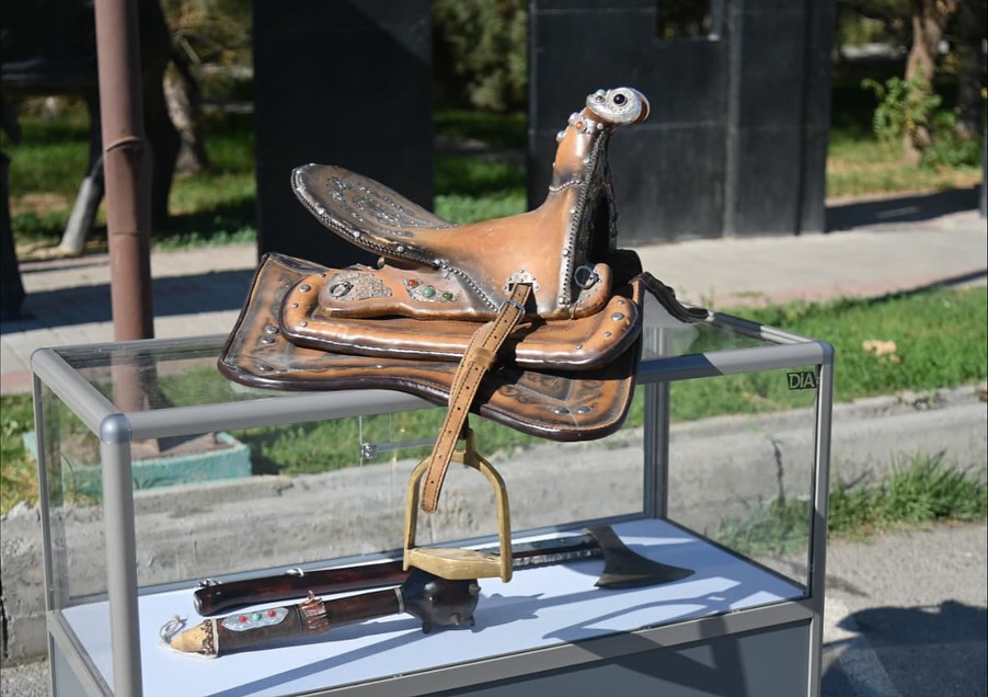 كوكشەتاۋدا قولونەر شەبەرلەرى عاجايىپ بۇيىمداردى كوپشىلىك نازارىنا ۇسىندى