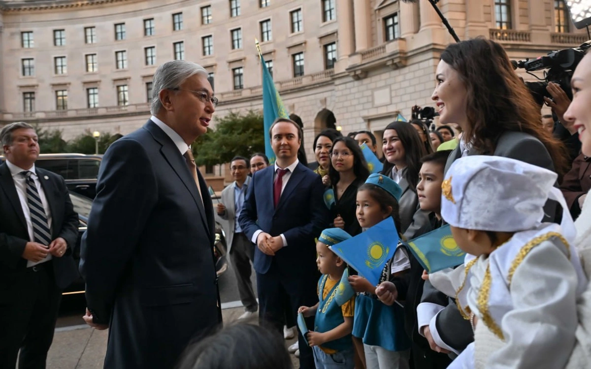 پرەزيدەنت قاسىم-جومارت توقاەۆتى اقش-تا وقيتىن قازاق ستۋدەنتتەرى قارسى الدى