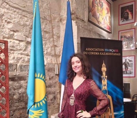 قازاق تىلىنە قۇشتار فرانتسۋز قىزى