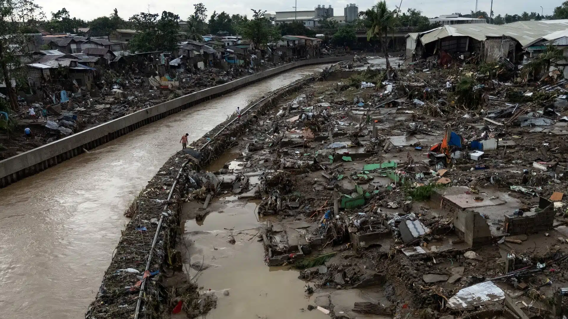 فيليپپيندە «كالماەگي» تايفۋنىنان قازا تاپقاندار سانى ءوسىپ جاتىر