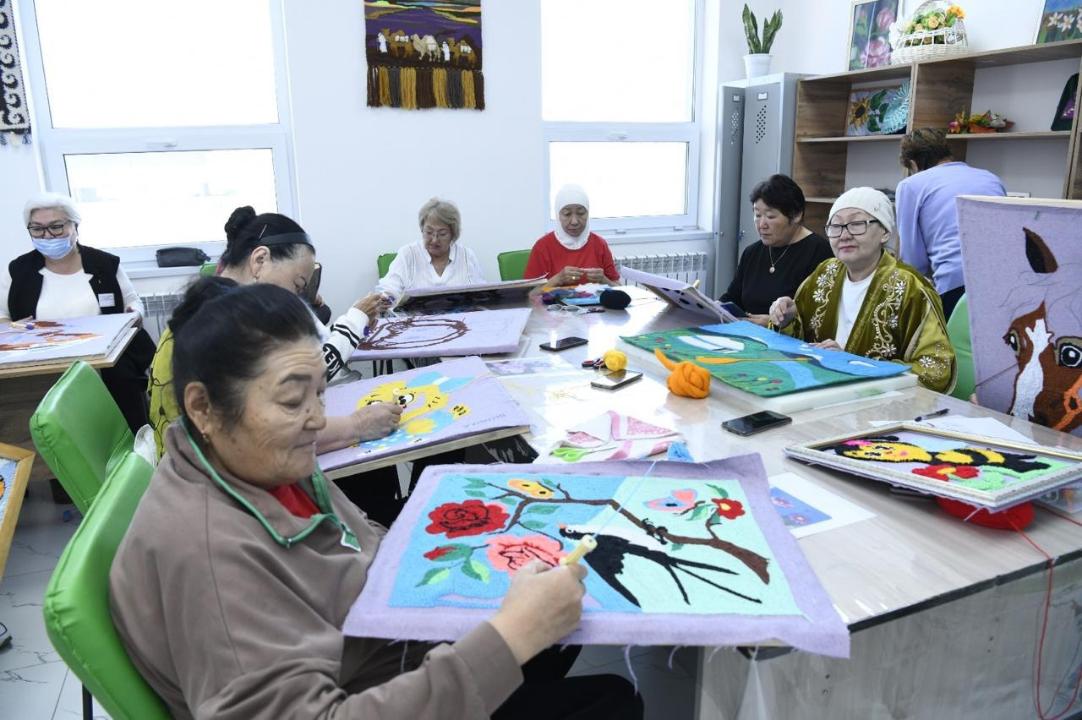 استانادا بەلسەندى ءومىر سالتىن قانشا زەينەتكەر ۇستانادى؟