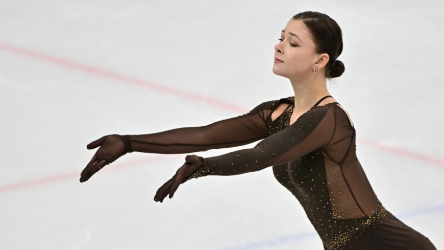 تاريحي مەدال: مانەرلەپ سىرعاناۋشى سوفيا سامودەلكينا گران-پري كەزەڭىندە كۇمىس جۇلدە يەلەندى