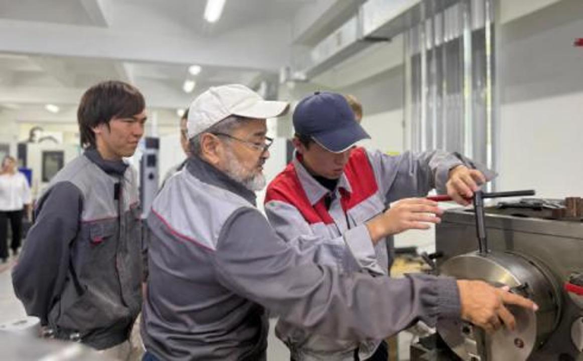 كوللەدجدەردەن بيىل قانشا ستۋدەنت شەتەلدىك كۋرستاردان ءوتتى؟