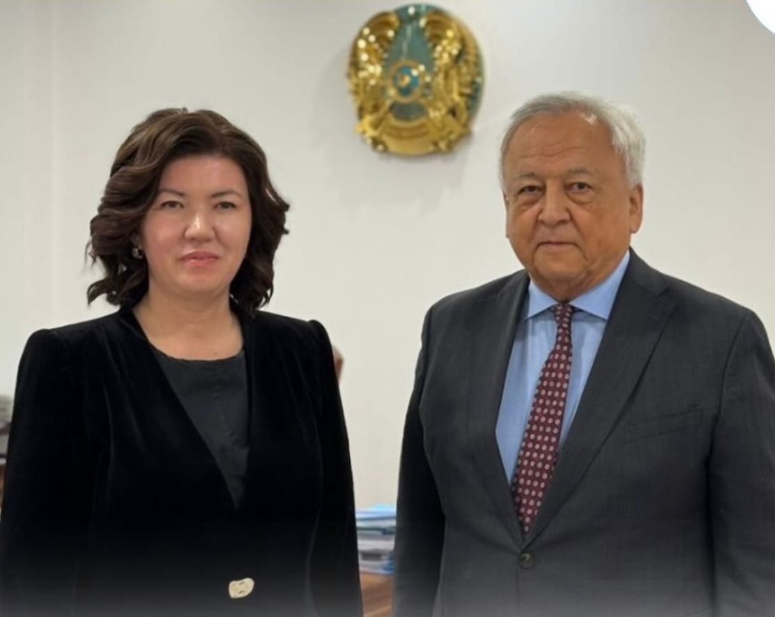 وقۋ-اعارتۋ ءمينيسترى جازۋشىلار وداعى باسشىسىمەن كەزدەستى