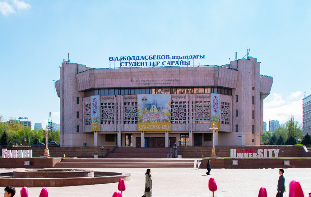 ستۋدەنتتەر سارايىن جوندەۋ: قوعام بەلسەندىسىنىڭ سىنىنان كەيىن قازۇۋ ەسكيزدەردى كورسەتتى