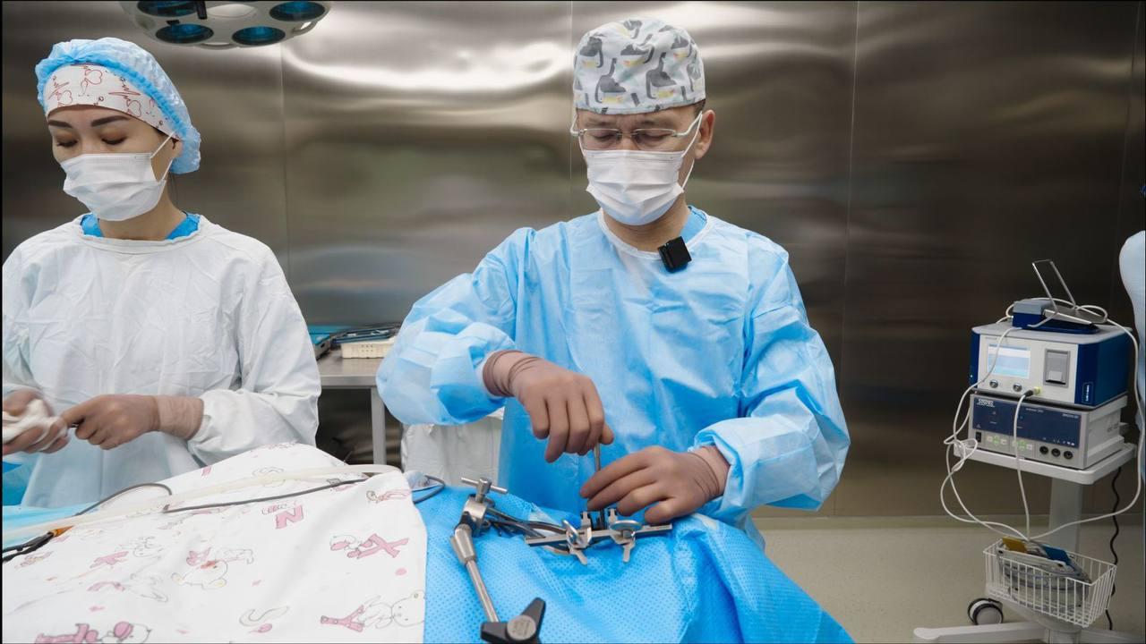 كانادا ازاماتى مويىن ومىرتقاسىنا وپەراتسيا جاساتۋ ءۇشىن قازاقستانعا كەلدى