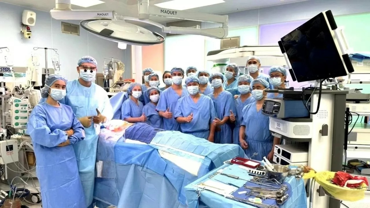 ەلىمىزدە العاش رەت جۇرەككە روبوتتىق وتا جاسالدى