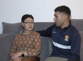 كوكشەتاۋ تۇرعىنى دونور بولىپ اناسىن قۇتقارىپ قالدى