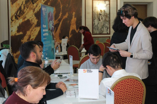 كومپانيالار 200-دەن استام بوس جۇمىس ورىنىن ۇسىنىپ وتىر