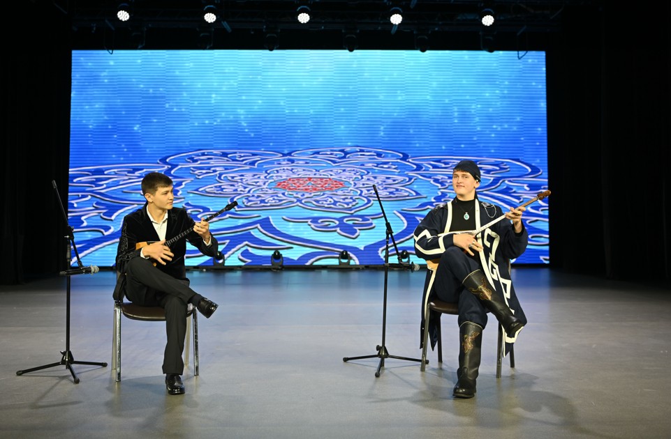 مىڭ ءۇمىتتىڭ باستاۋى