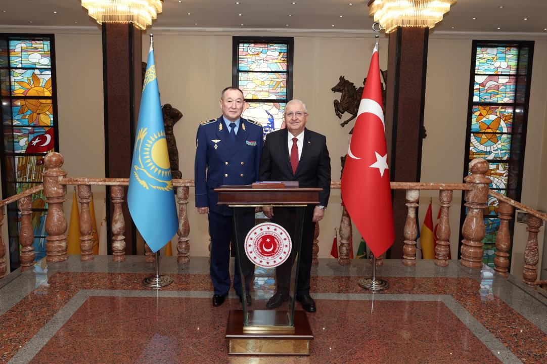 قورعانىس ءمينيسترى تۇركياعا رەسمي ساپارمەن باردى