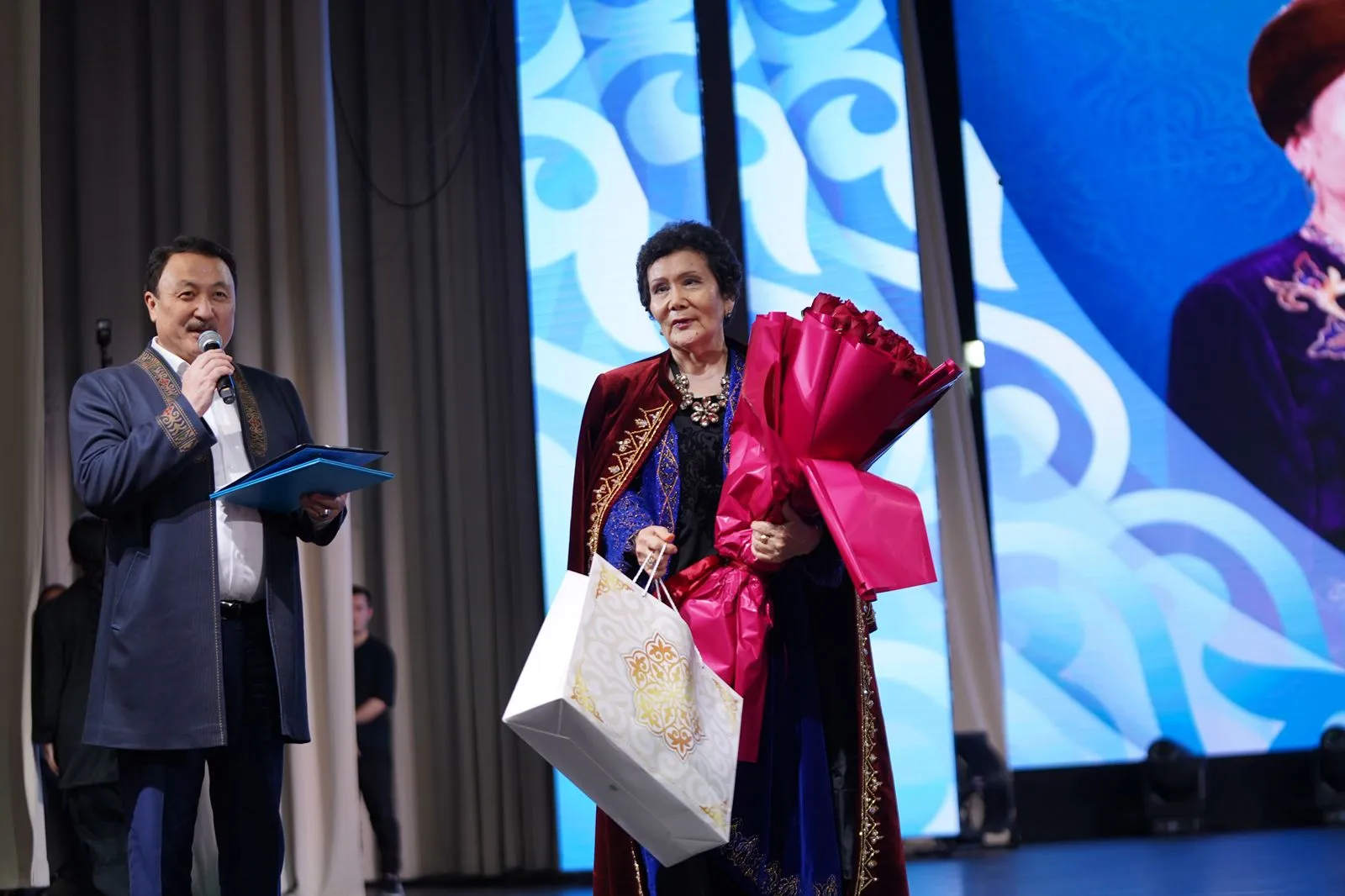 قوستانايدا «ايدىن جىردىڭ اققۋى» اتتى اقىندار ايتىسى ءوتتى