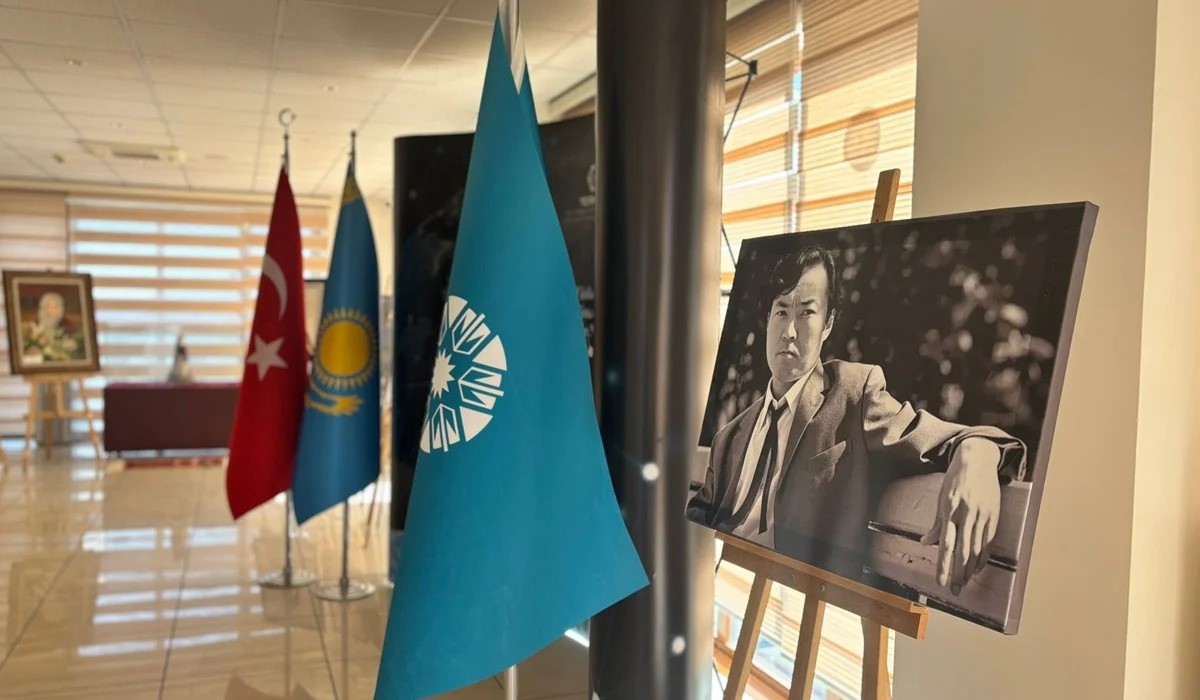 داۋىرلەردى توعىستىرعان ديالوگ