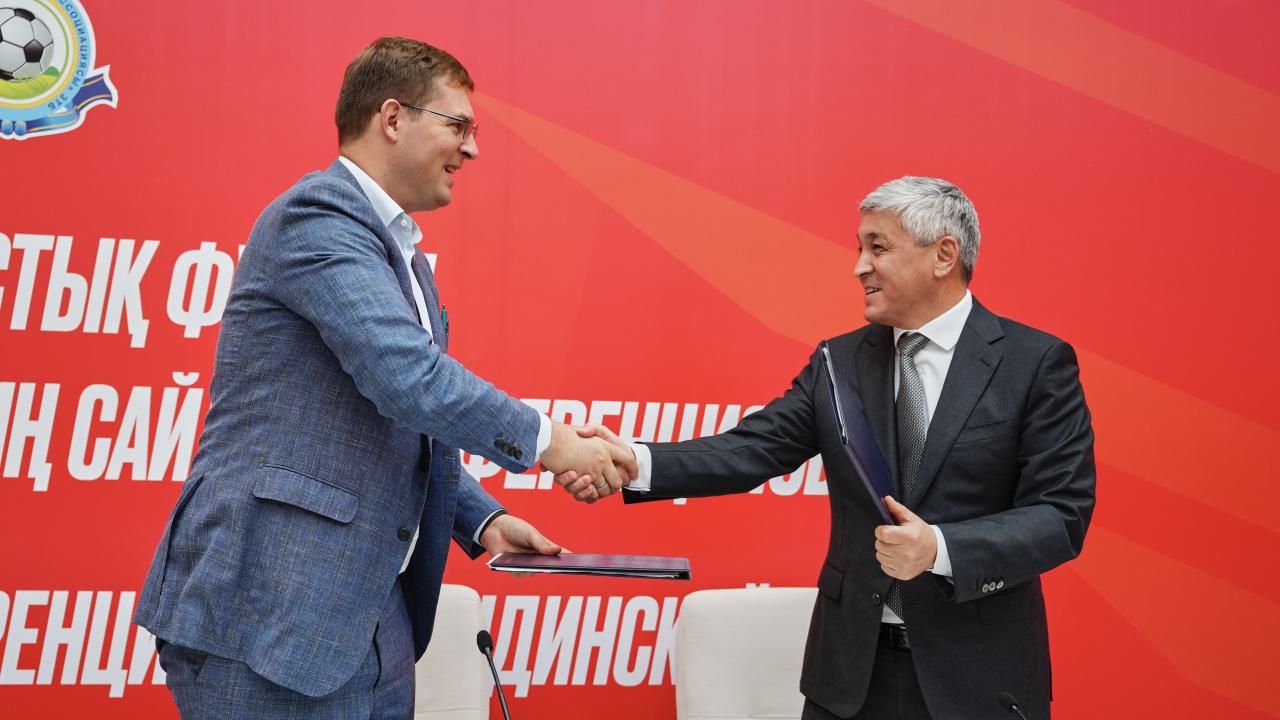 تيمۋر تۋرلوۆ «شاحتيور» فۋتبول كلۋبىن ساتىپ الدى