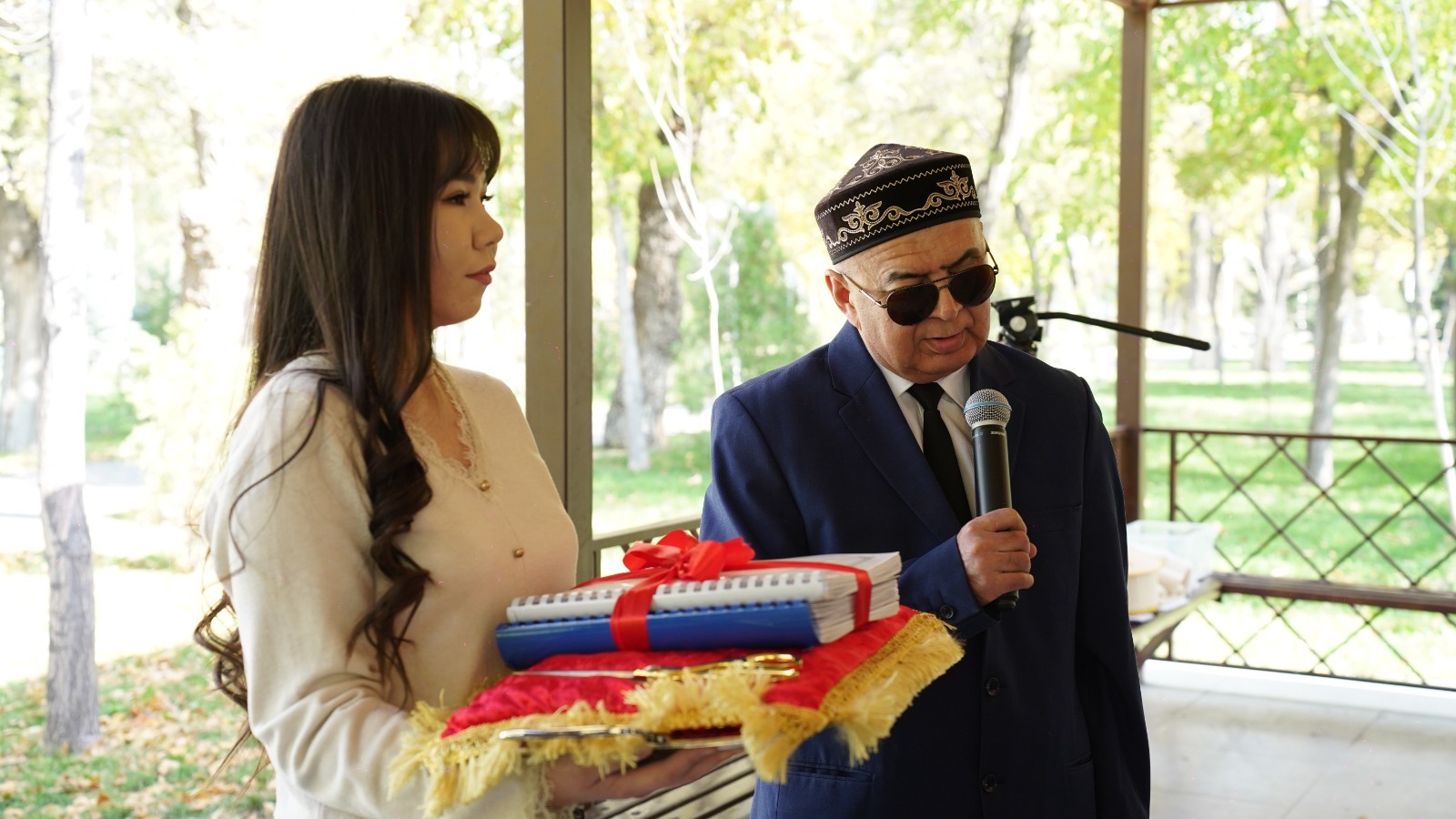 مۇمكىندىگى شەكتەۋلى, قارىمى شەكسىز ماماندار