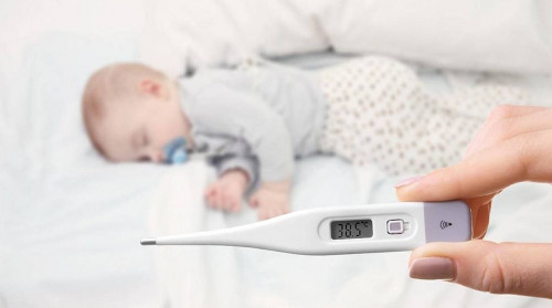 دارىگەر بالانىڭ قىزۋى كوتەرىلگەندە اتا-انالار جىبەرەتىن باستى قاتەلەردى اتادى