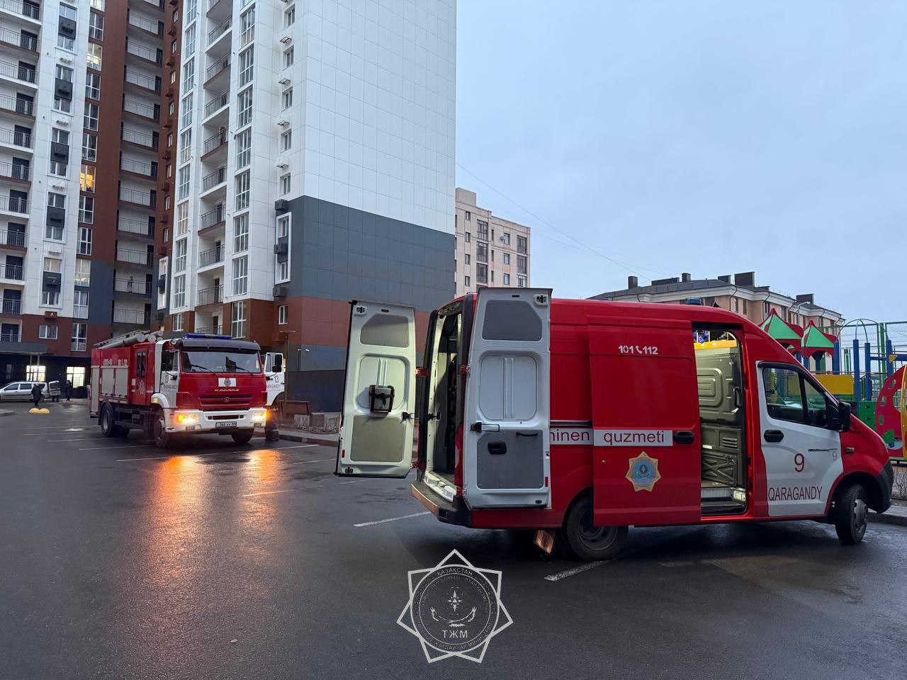 قاراعاندىدا كوپقاباتتى ۇيدەن ءورت شىعىپ, 35 ادام ەۆاكۋاتسيالاندى