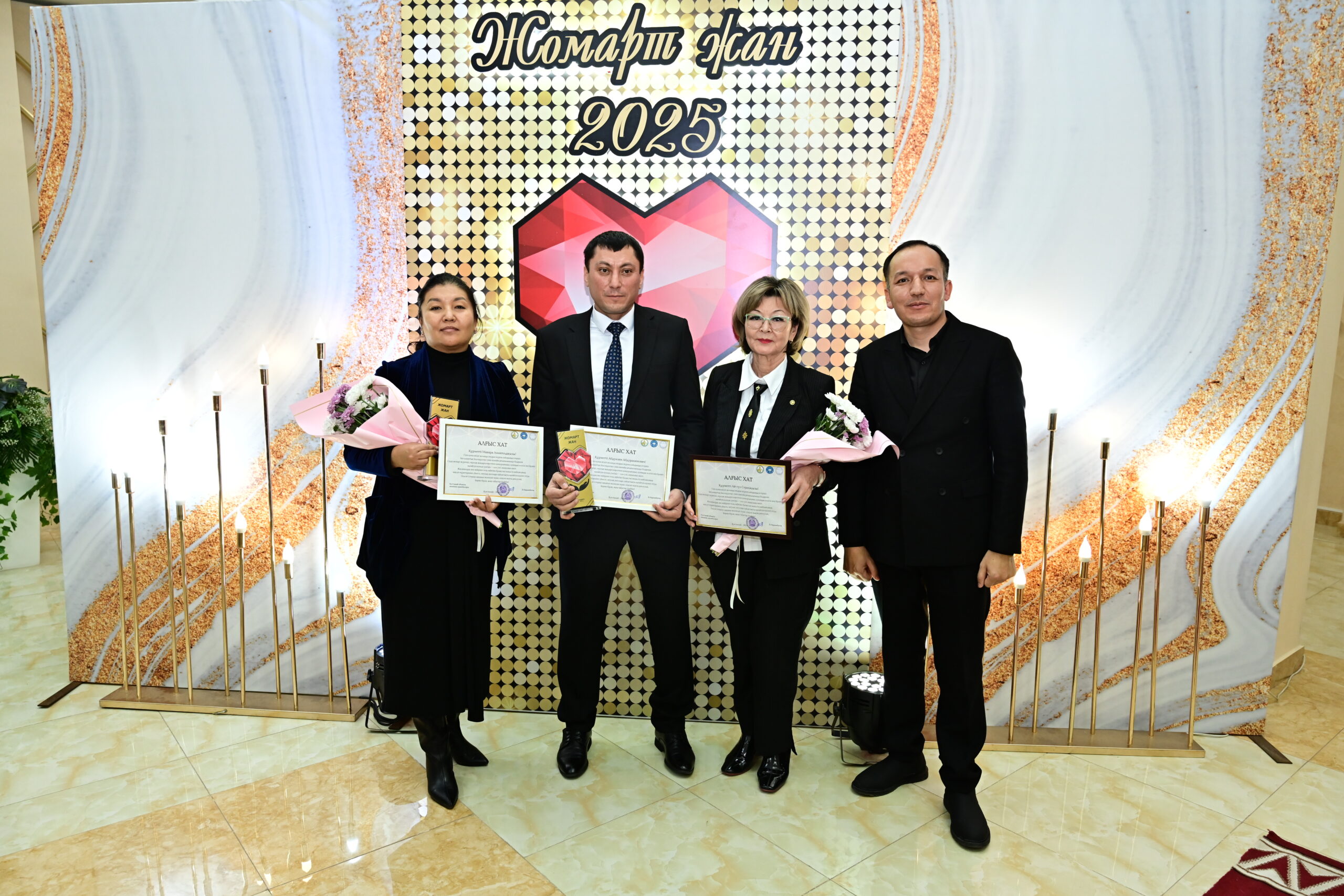 قوستانايدا «جومارت جان» سىيلىعى تابىس ەتىلدى