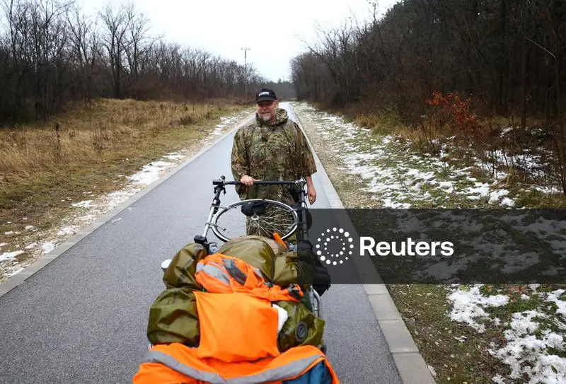 1998 جىلى جەر بەتىن ارالاۋعا اتتانعان جيھانكەز ۇيىنە ورالۋعا جاقىن