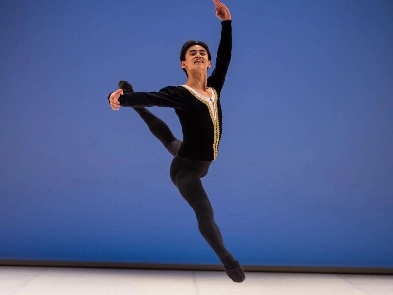 قازاقستاننان شىققان جاس تالانت بالەت الەمىن ءتانتى ەتتى