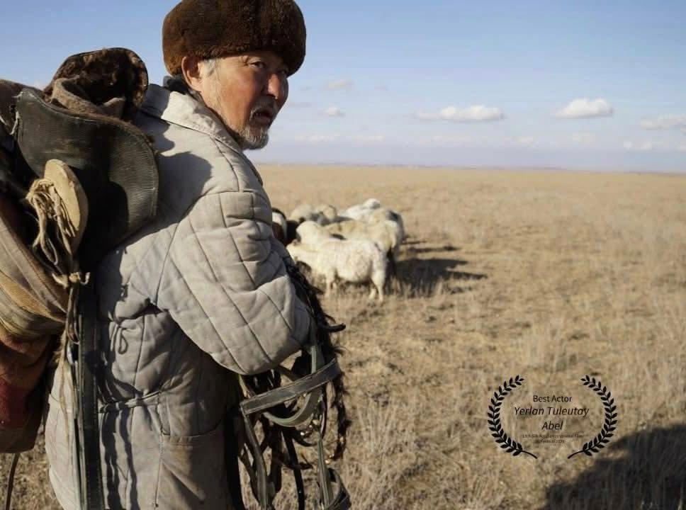 ەرلان تولەۋتاي حالىقارالىق بايقاۋدا «ۇزدىك اكتەر» اتالىمىنا يە بولدى