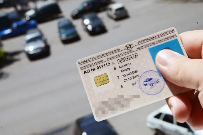 ەلىمىزدە كولىكتى تىركەۋ مەن جۇرگىزۋشى كۋالىگىن الۋ ءتارتىبى وزگەردى: جۇرگىزۋشىلەر نەنى ءبىلۋى كەرەك؟